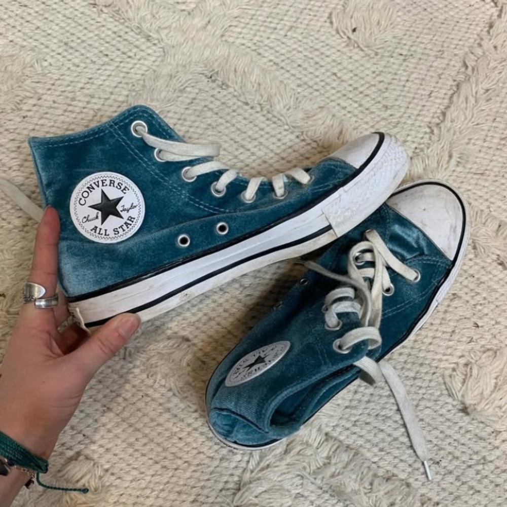 converse high tops in turquoise jewel toned velvet!